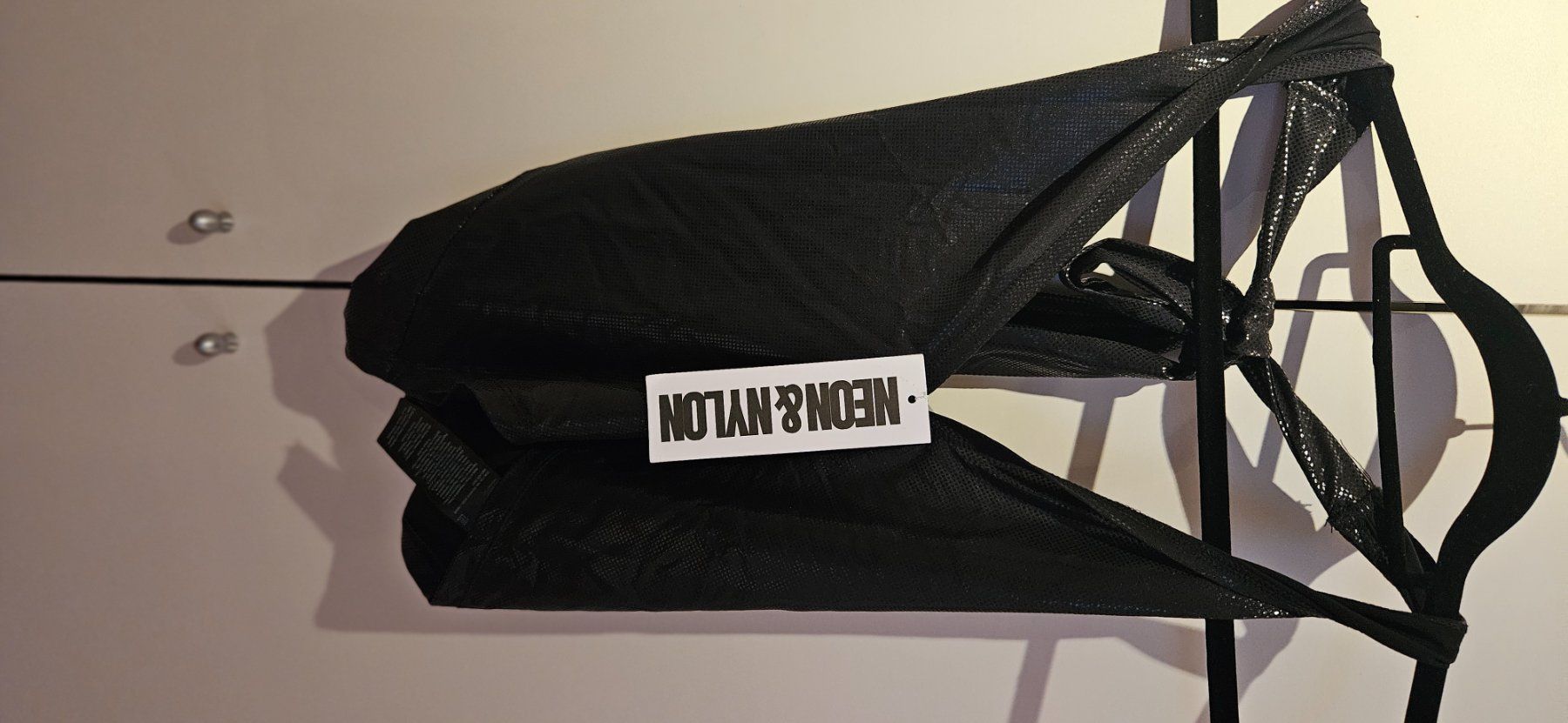 Top: Body Neon & Nylon neuf (c) – Nuovo (secondo la descrizione) da Lutry venduto da cha_pbg5
