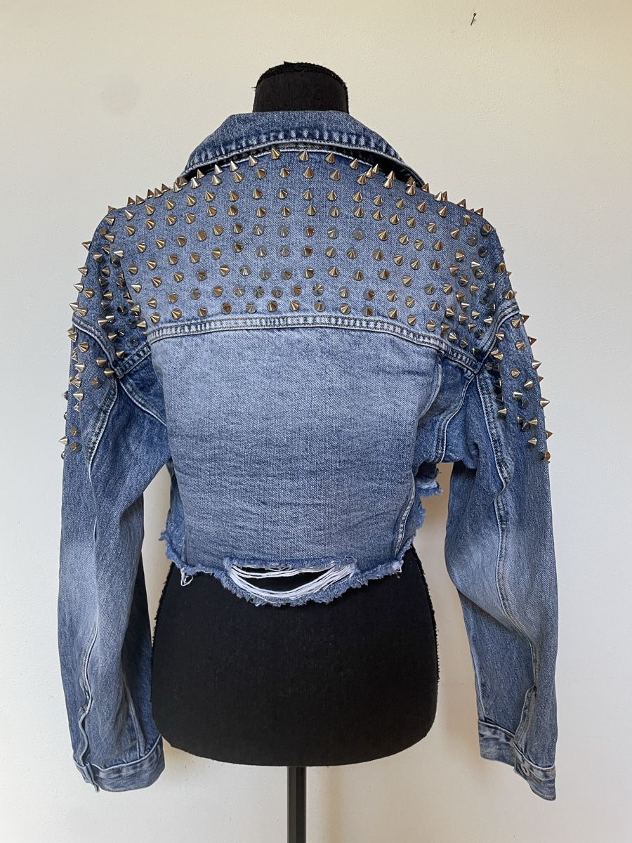 Giacche: Jeansjacke mit Nieten – Nuovo (secondo la descrizione) da Sigriswil venduto da ck56 2