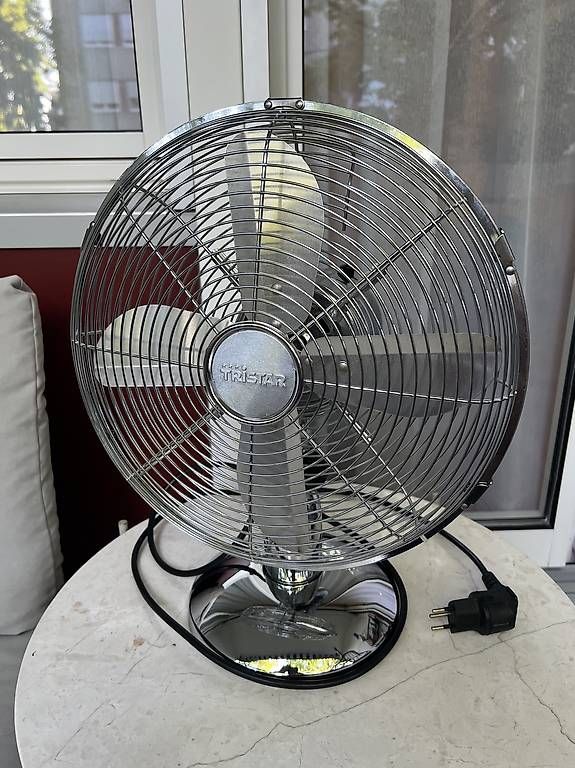 Ventilatoren: TRISTAR Tischventilator 58.6 dB, Durchmesser 30cm Silber – Gebraucht aus zürich von f_p