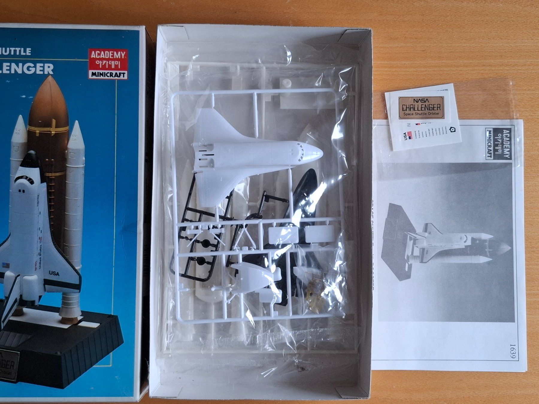 Academy Kit di modellismo & Modellini statici: Academy Minicraft 1/288 Space Shuttle Challenger – Nuovo e nell'imballaggio originale da Diepoldsau venduto da beeteutel 1