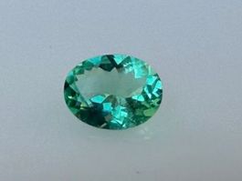 SMARAGD  grün oval 0.10cts  Ural - Sibirien