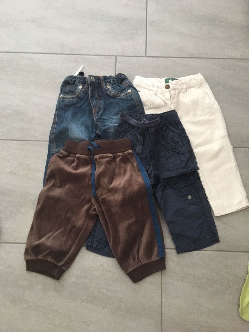 Lotti & Set di vestiti: Kleider Paket Größe 80/86 – Usato da Adliswil venduto da rossoelmare 4
