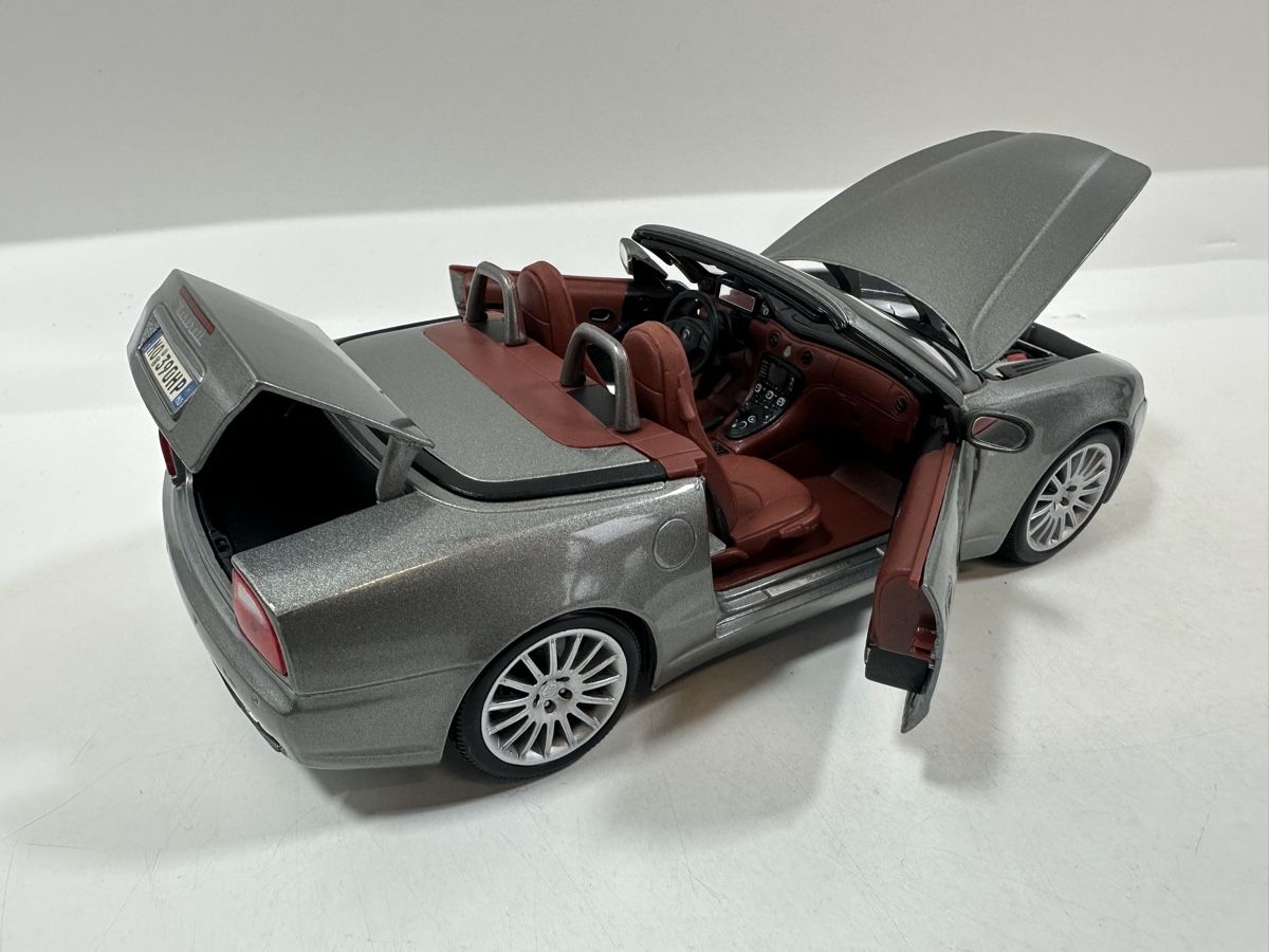 Bburago Modellini d'auto: Maserati Spyder V8 1:18, anthrazit, BBURAGO – Usato da Zofingen venduto da rf9_x2xt 5