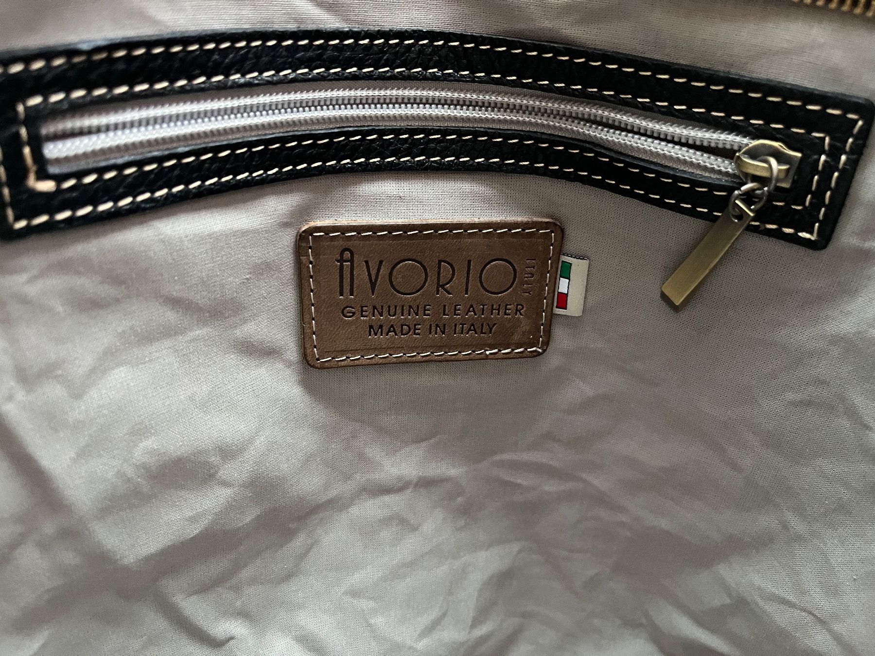 Borse da donna: Neuwertige, grosse, schwarze Ledertasche – Nuovo (secondo la descrizione) da Zürich venduto da the.luu 4