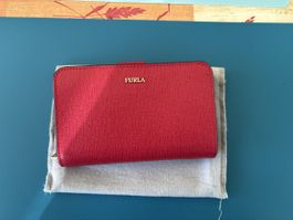 Furla rote Lederportemonnaie - Chic Style & Unbenutzt!