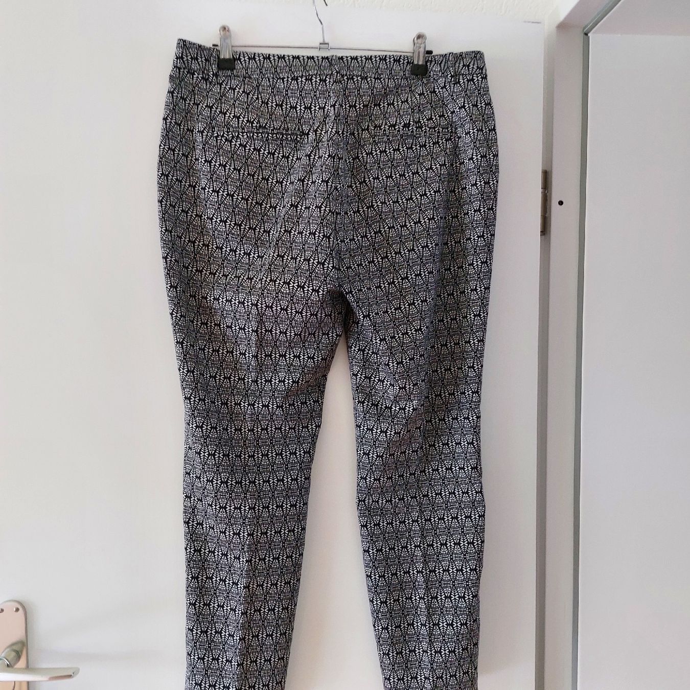 C&A Pantaloni: Hose, 40, ethnomuster schwarz weiss – Usato da Freienbach venduto da Stuagert 2