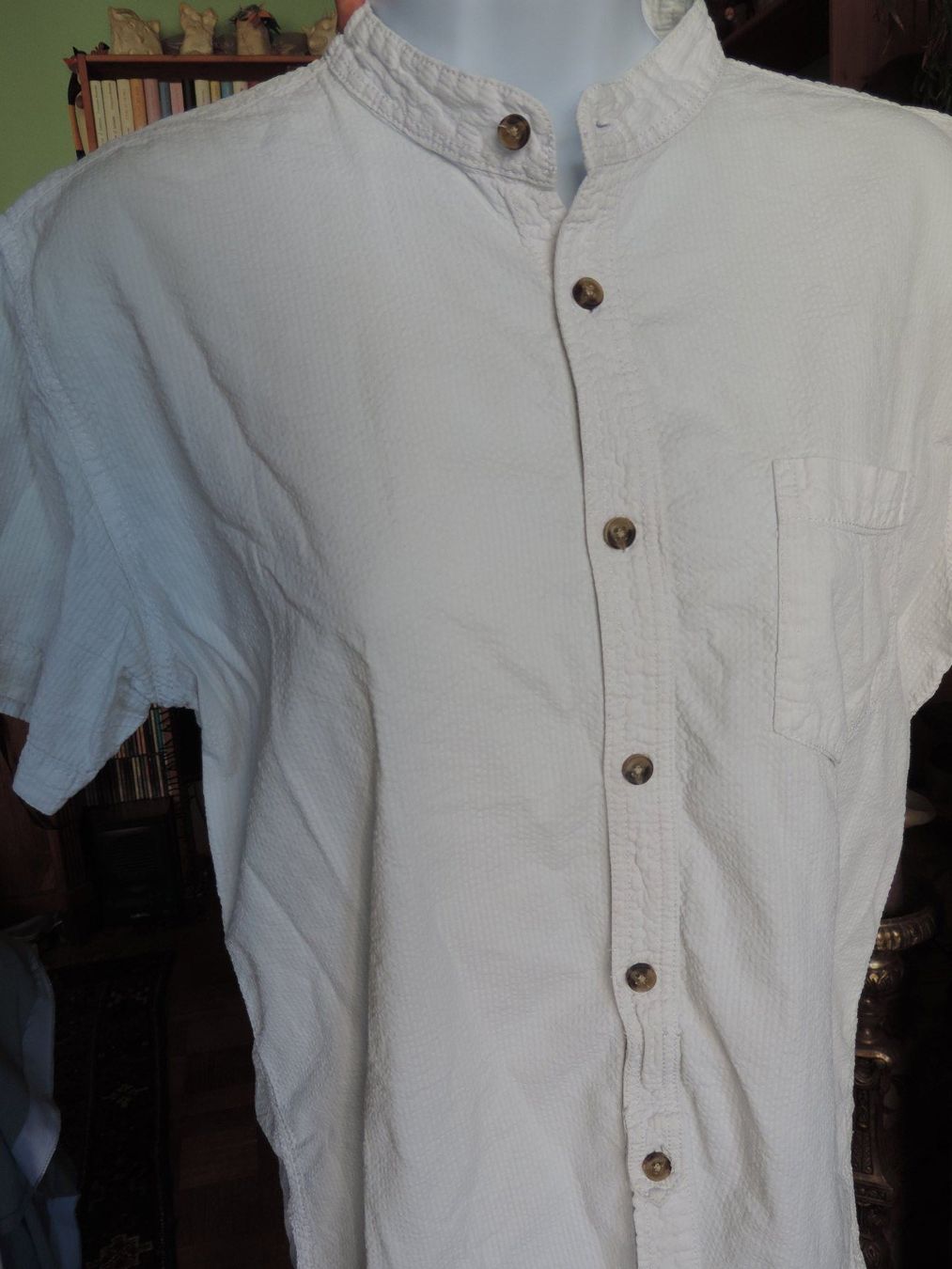 Chemises: chemise blanche avec léger relief – D'occasion à Genève par Axelle333 6
