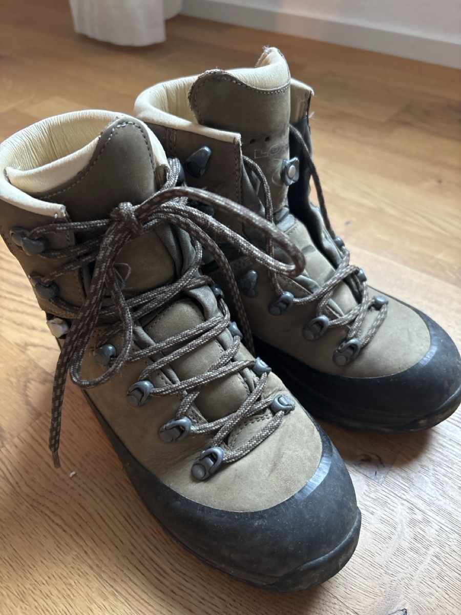 Lowa Scarpe da donna: Lowa Baffin Pro 37,5 – Usato da Oberwil BL venduto da cammers 1