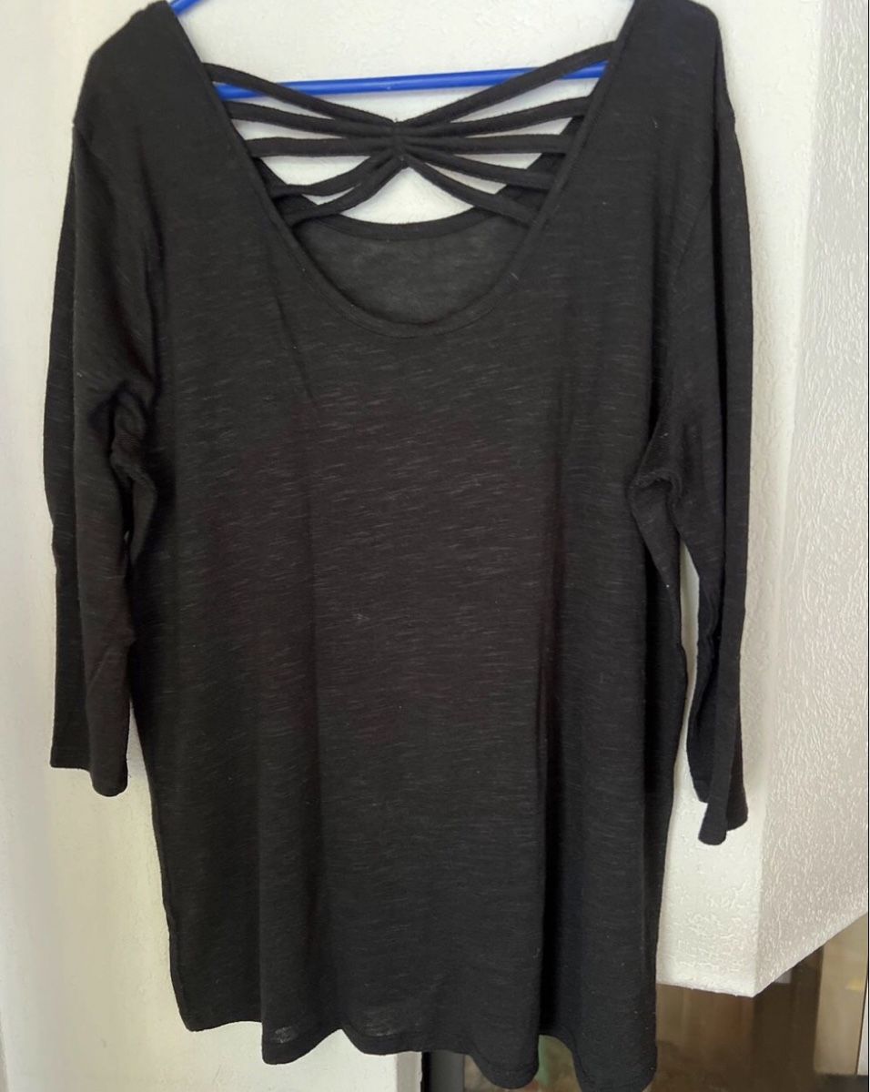 Maglioni & Felpe: Schwarze Pullover mit speziellen Rückenteil XL – Usato da Endingen venduto da Warlock 1