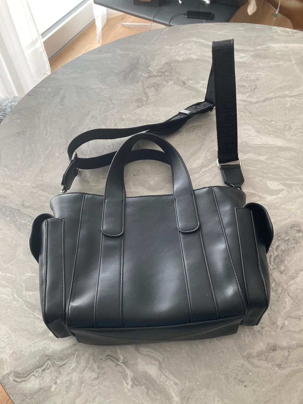 Calvin Klein Borse da donna: Schwarze Calvin Klein Handtasche – Usato da Buttikon SZ venduto da FlohmarktParadies 1
