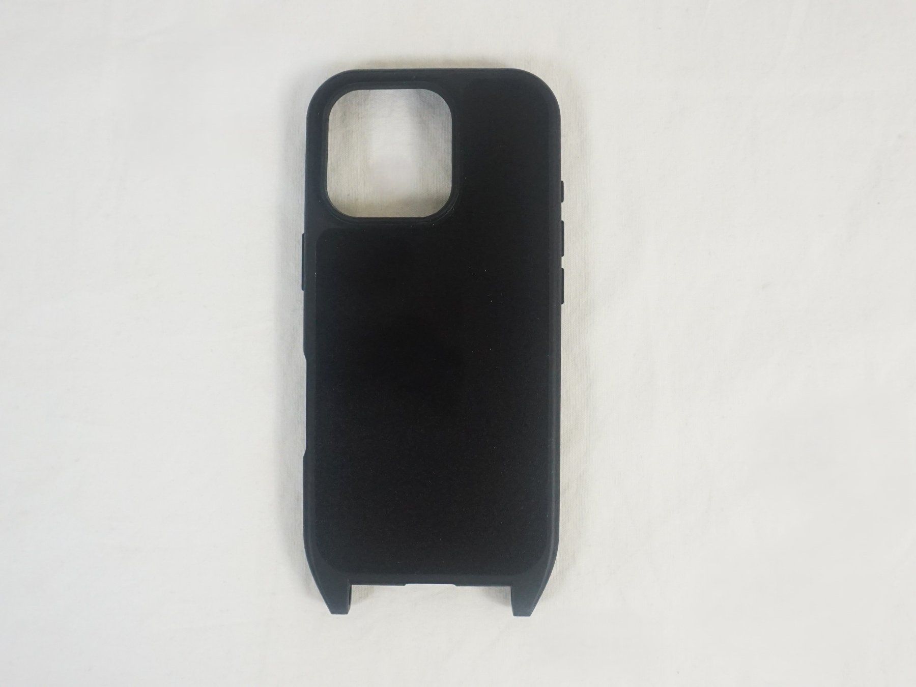 Covers & Schutzfolien: iPhone 16 Pro Hülle mit Halskette – Neu (gemäss Beschreibung) aus Pratteln von Restwert_Pratteln 3