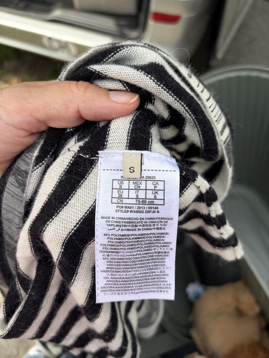Guess Pulls & Sweat-shirts: Pull GUESS taille S  – D'occasion à Evionnaz par kat_nv9f 2