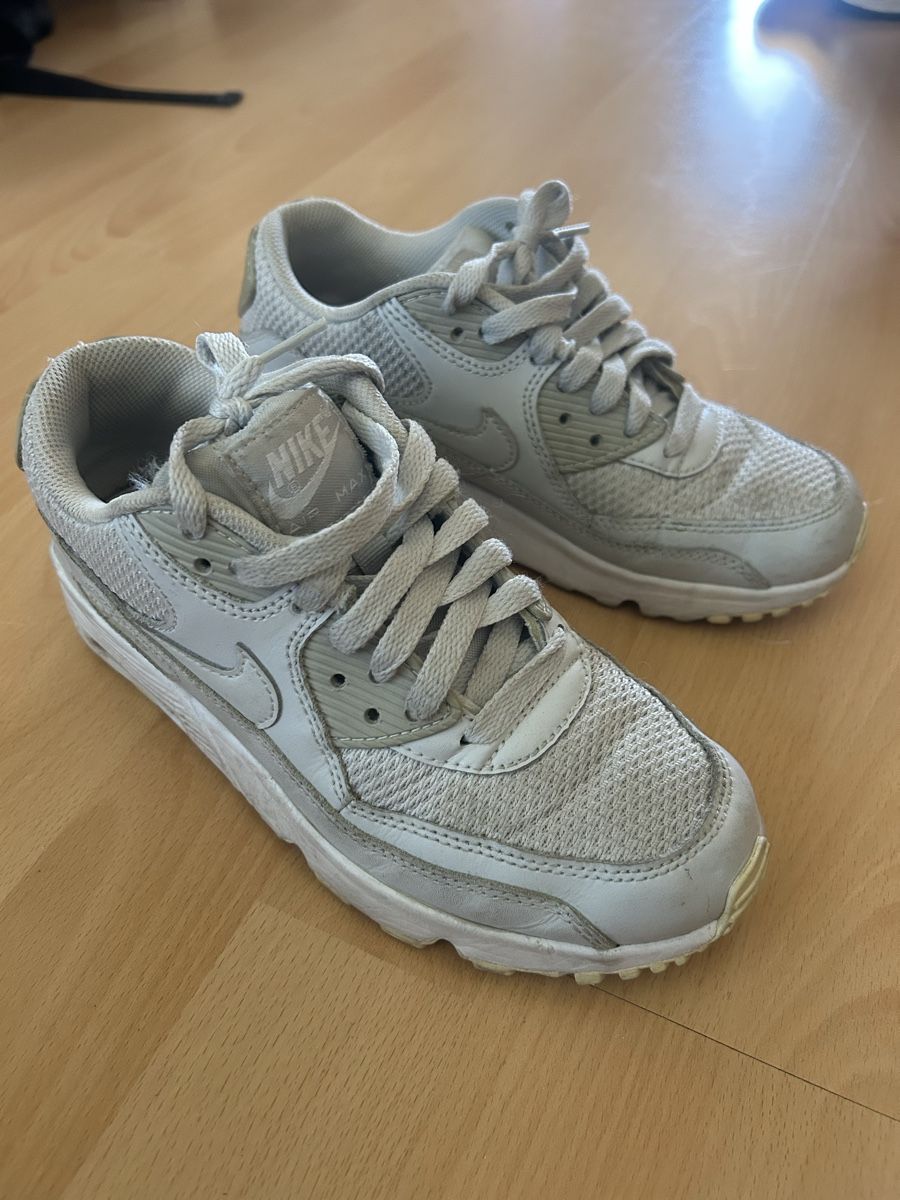 Nike Herrenschuhe: Nike Air Max 90 Grösse 36.5 gebraucht – Gebraucht aus Ostermundigen von HarleyQ3
