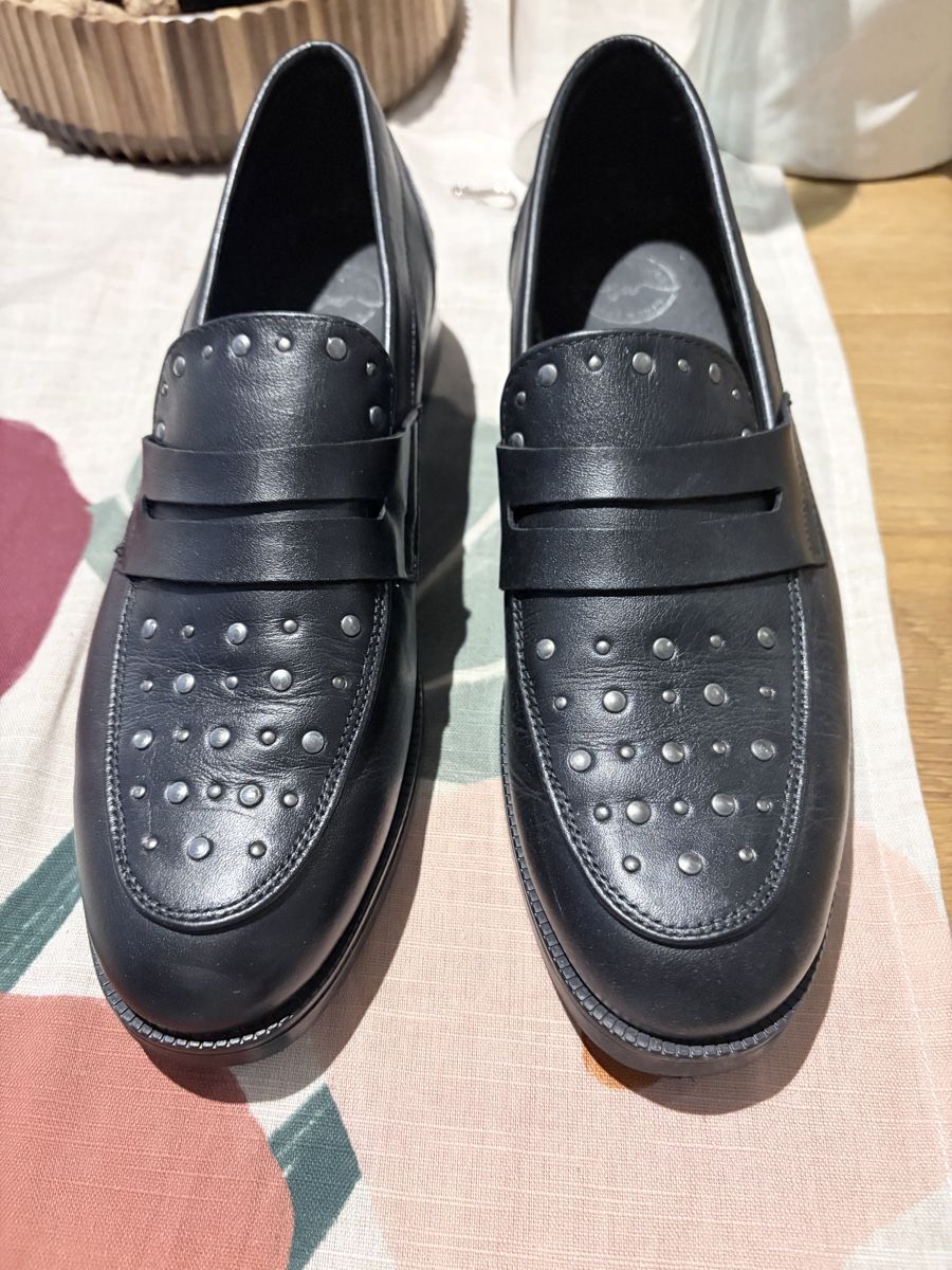 Scarpe da donna: Mocassin noir cuir – Usato da Montpreveyres venduto da hae_zk6g 1