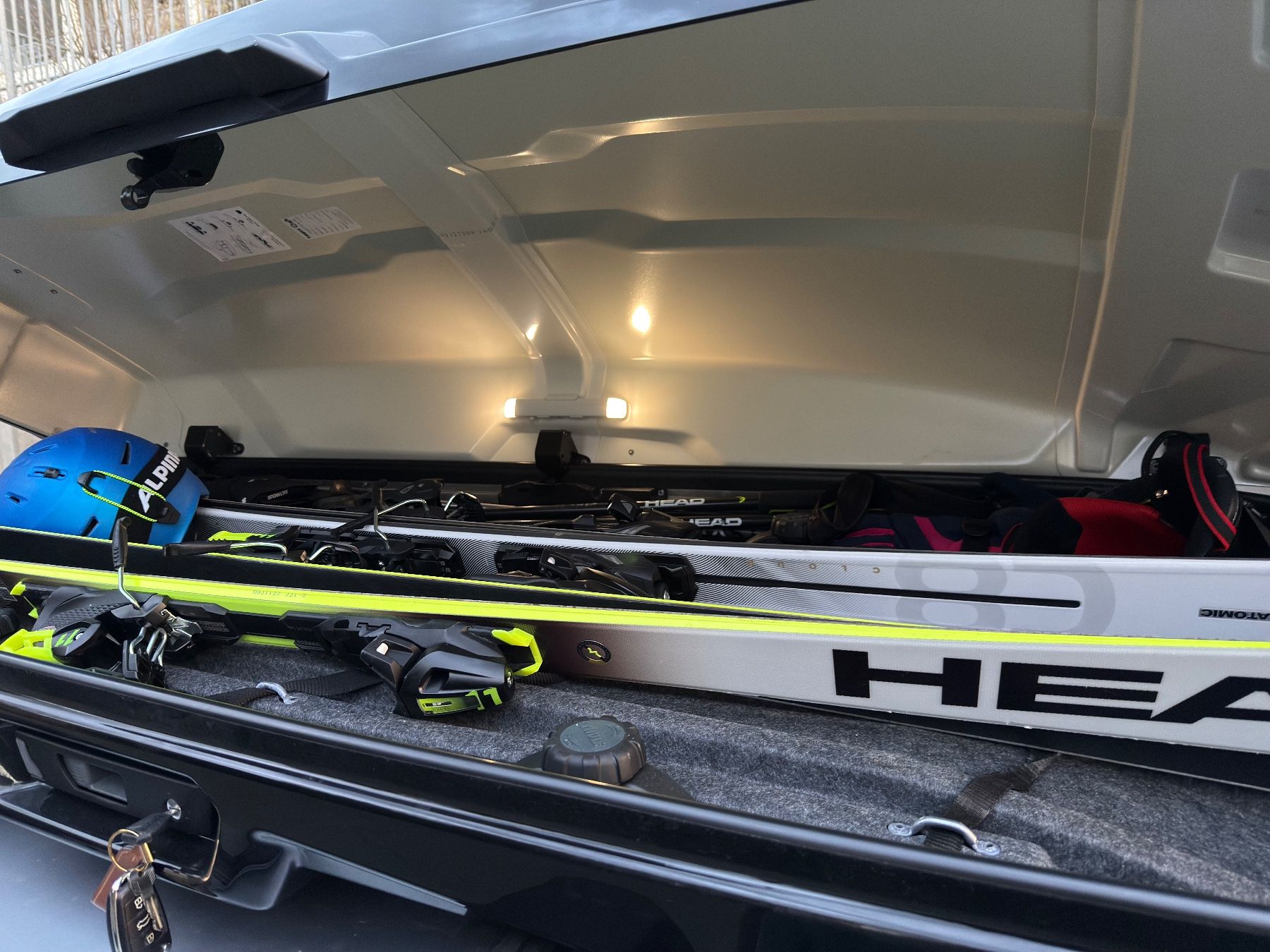 Thule Box da tetto: Roofbox / Dachbox - Thule Vector M - LIKE NEW - 360L – Nuovo (secondo la descrizione) da Thalwil venduto da brunof 7