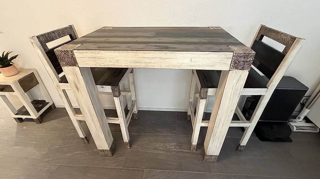 Tische: Bartisch Goa mit 2 Stühlen  – Gebraucht aus Niederhasli von Djonit