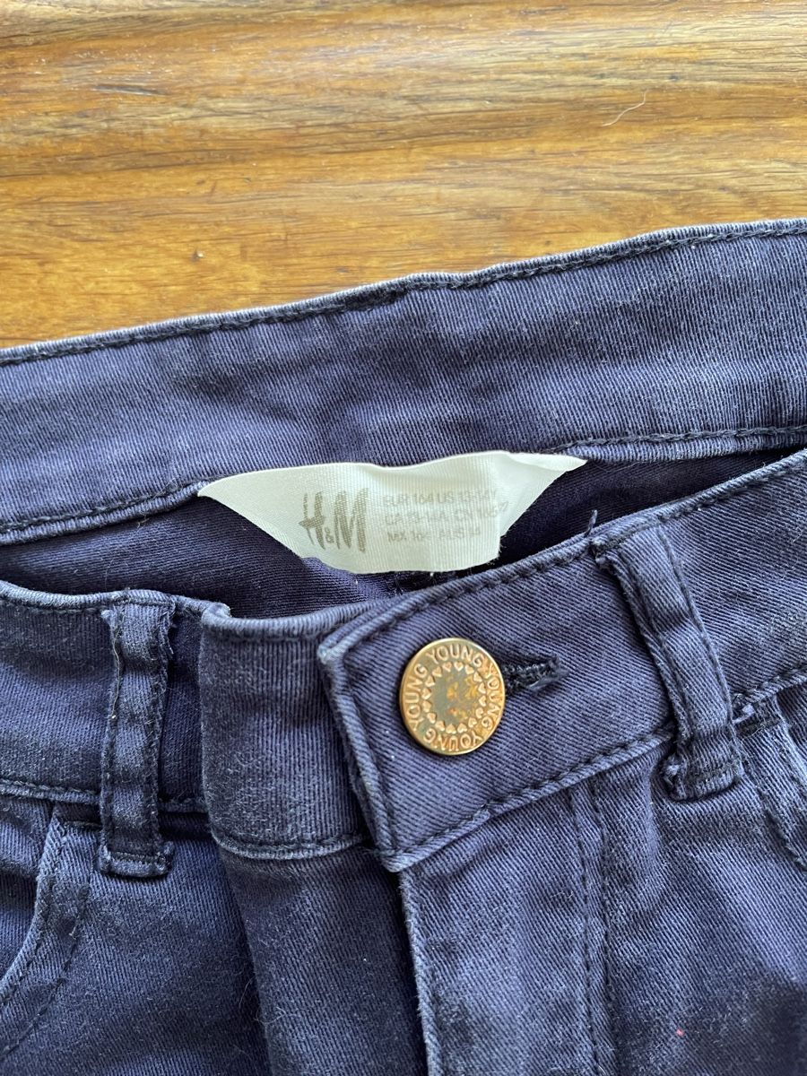 Pantaloni: lässige Shorts Gr. 164 – Usato da Buchrain venduto da Sunny026 1