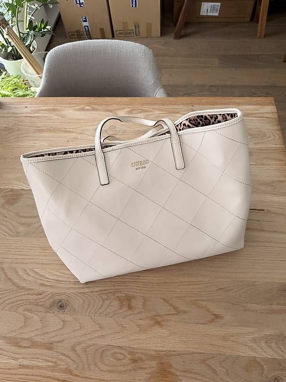 Borse da donna: Guess Tasche – Usato da Thun venduto da jki_rg8z 2