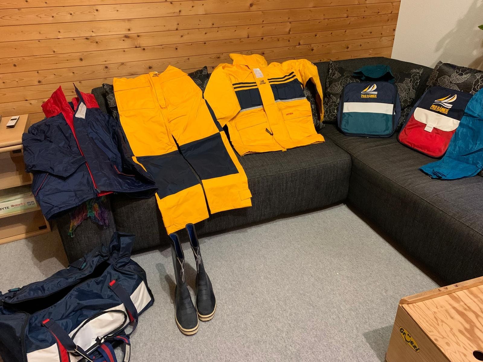 Lotti di vestiti: Seglerbekleidung – Usato da Flawil venduto da kau_b59d