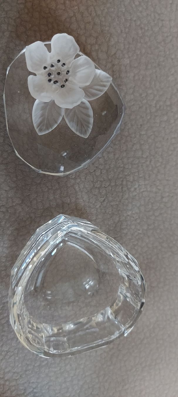 Swarovski Figuren: Swarovski Dose im Herzform mit Blume – Neu (gemäss Beschreibung) aus Liestal von swary007 1
