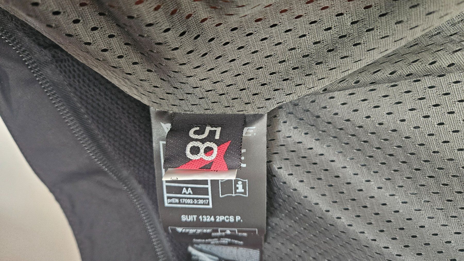 Dainese Giacche: DAINESE VESTE CUIR NEUVE T58 – Nuovo (secondo la descrizione) da Neyruz FR venduto da Sourimousse 3