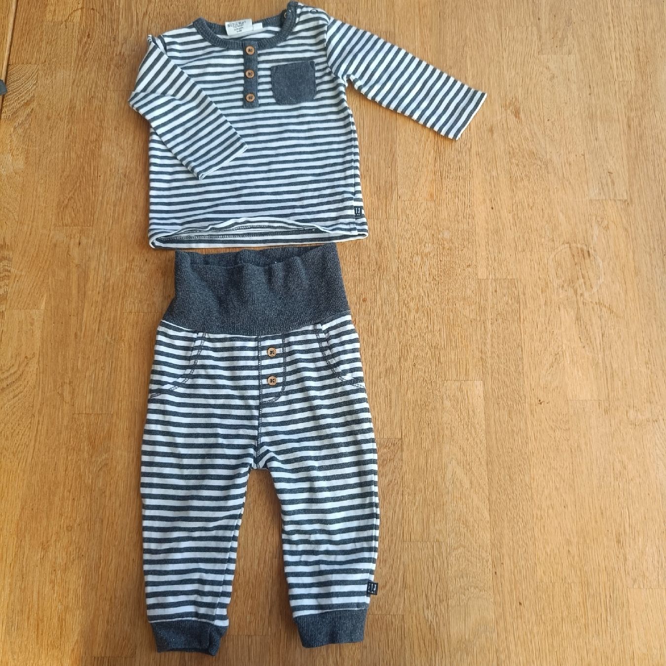 Ensembles coordonnés: Hose Pullover Set Grösse 68 – D'occasion à Jaberg par urig17.