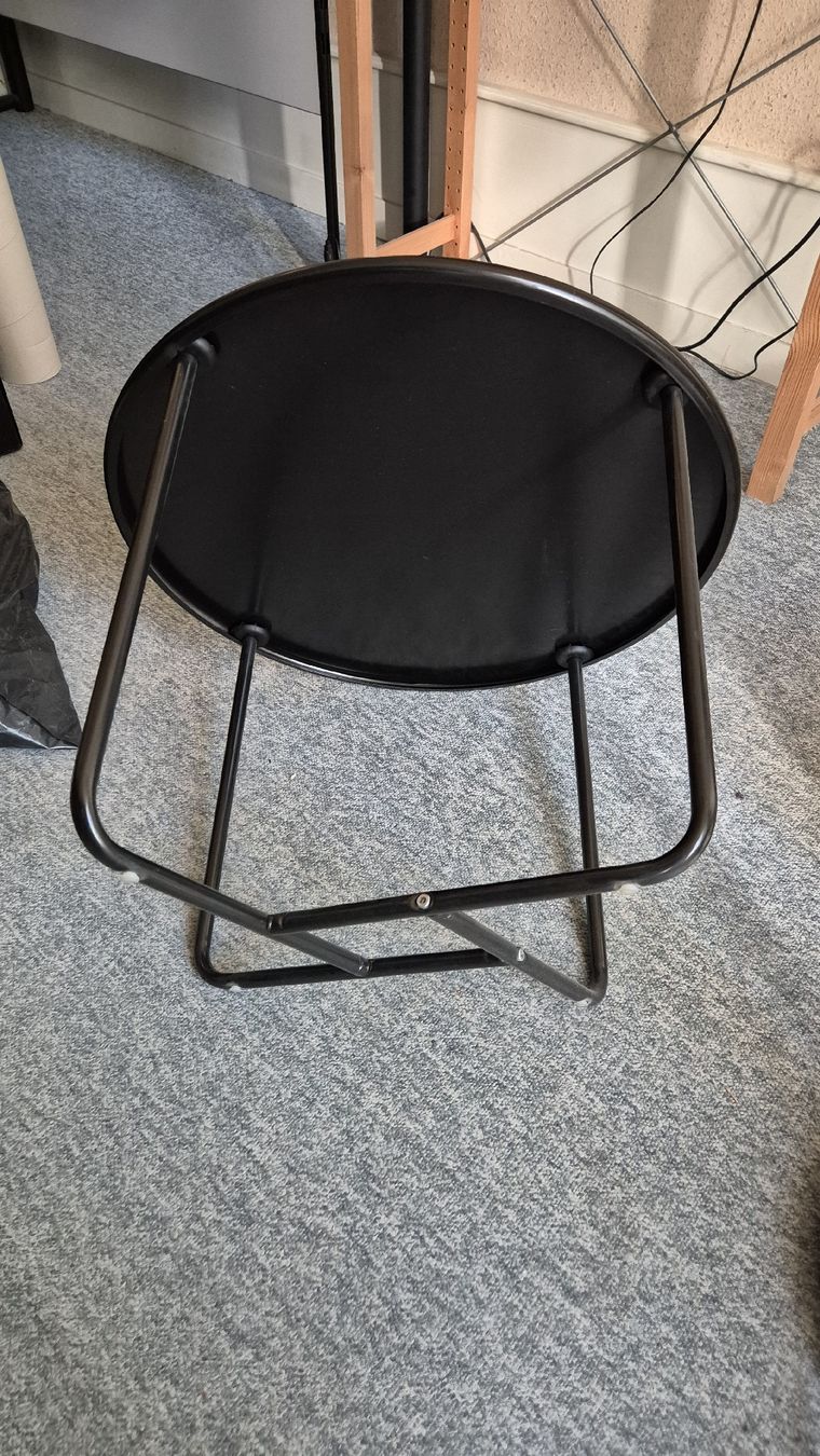 Tavoli: Table basse à remettre gratuitement sur Genève – Usato da Genève venduto da dererumvalore 1