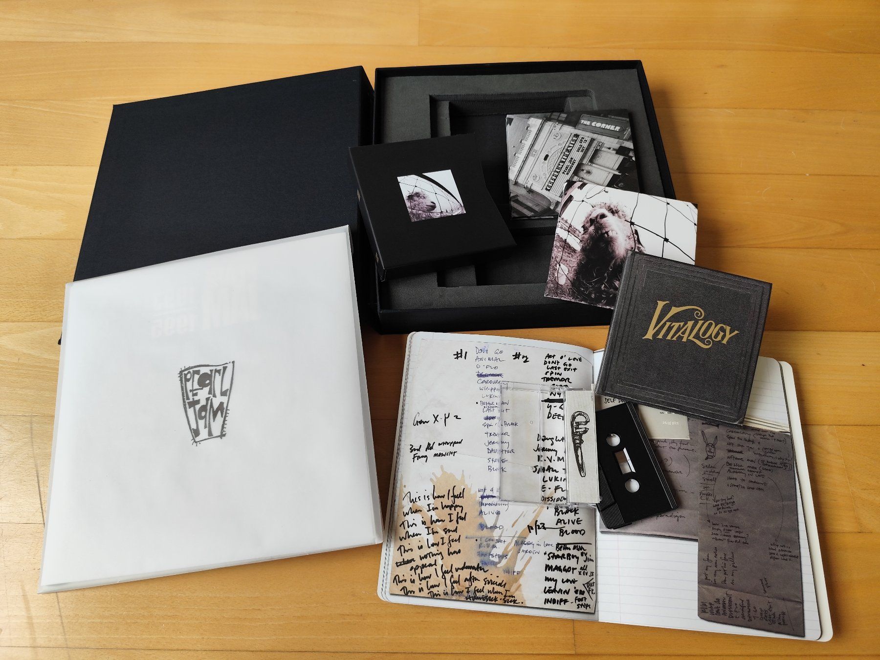 Dischi in vinile: Pearl Jam Super Deluxe Edition Box Set Vs. / Vitalogy – Usato da Zofingen venduto da Debohli 4