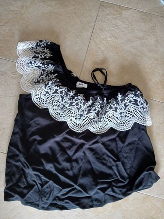 Sommerliches LH Top, Gr. 152, Schwarz mit Spitze