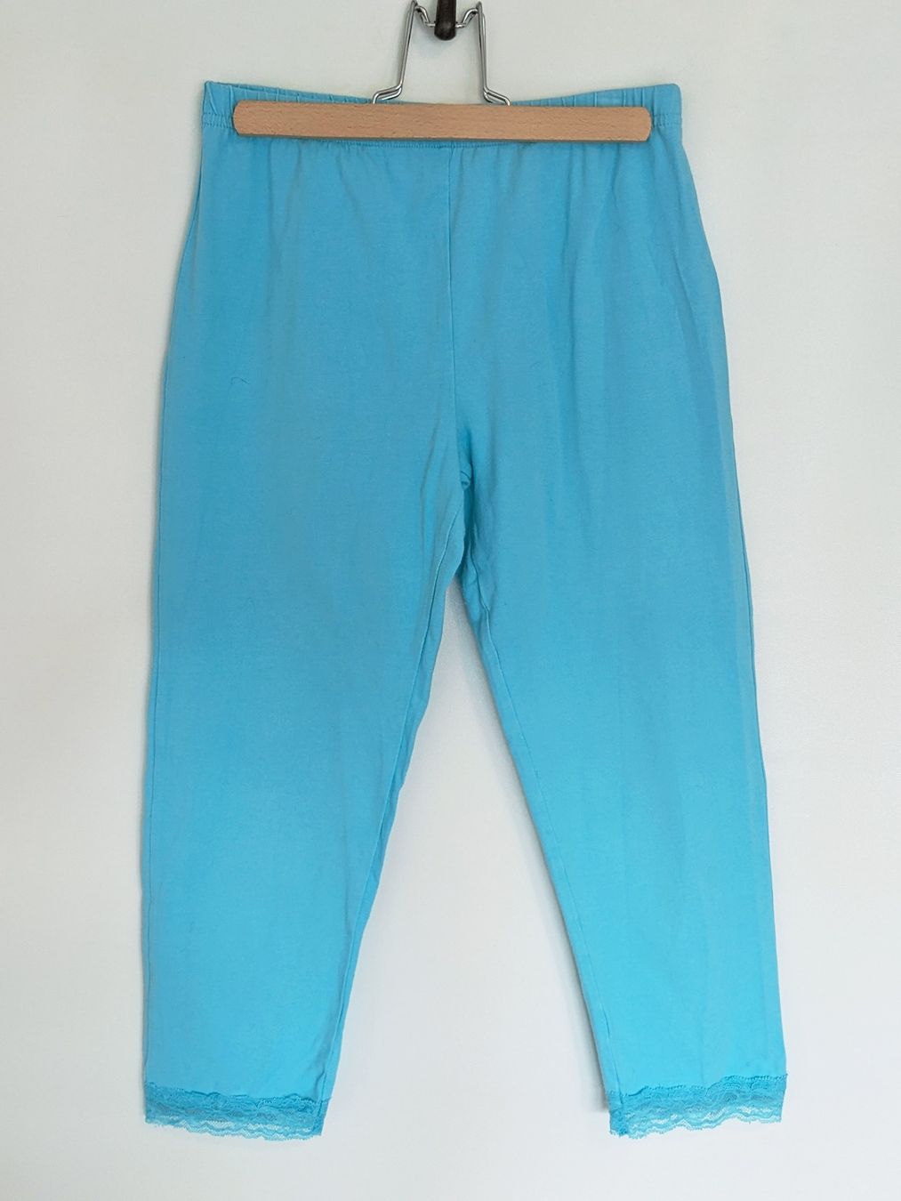 Calze & Collant: 3/4 Mädchen Leggins mit Spitze Gr.140 – Usato da Meilen venduto da GypsyCat