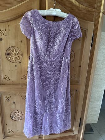 Festliches Kleid in Wisteria, neu, Gr. 36