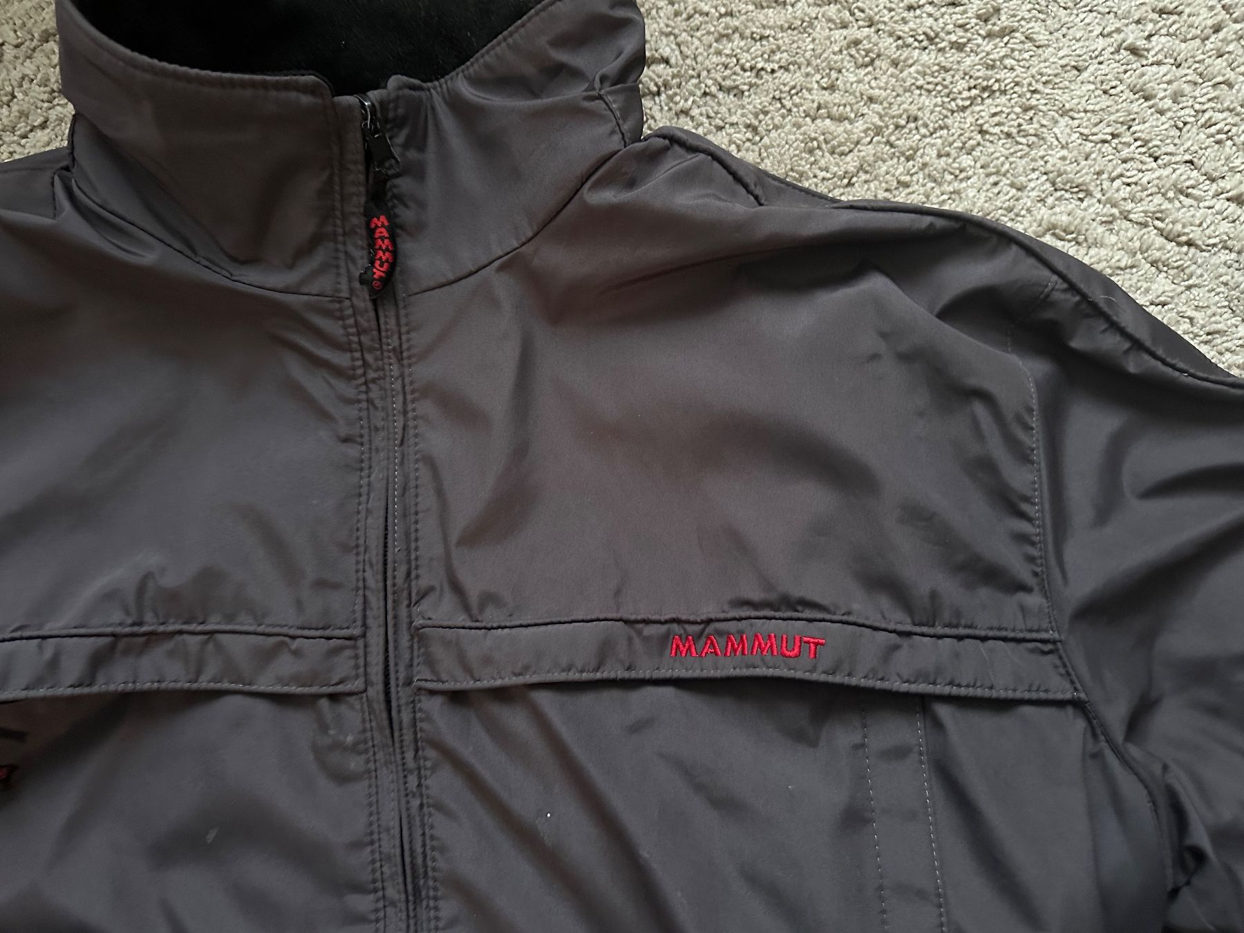 Mammut Giacche: Mammut Winter Jacke, Grösse L, Grau! – Usato da Basel venduto da olo..ir 1