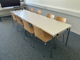 Konferenzraumtisch mit 8 Stühlen
