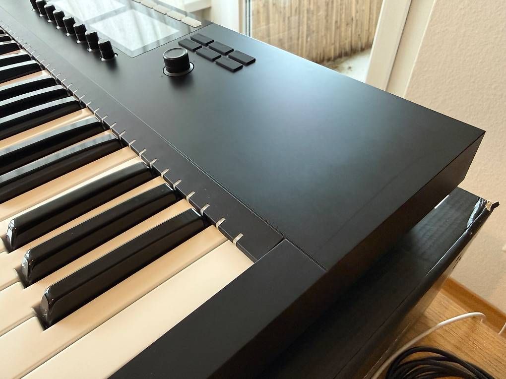 Native Instruments Musikinstrumente: Native Instruments Komplete Kontrol S49 MK2 – Gebraucht aus Baar von Rafeli 1