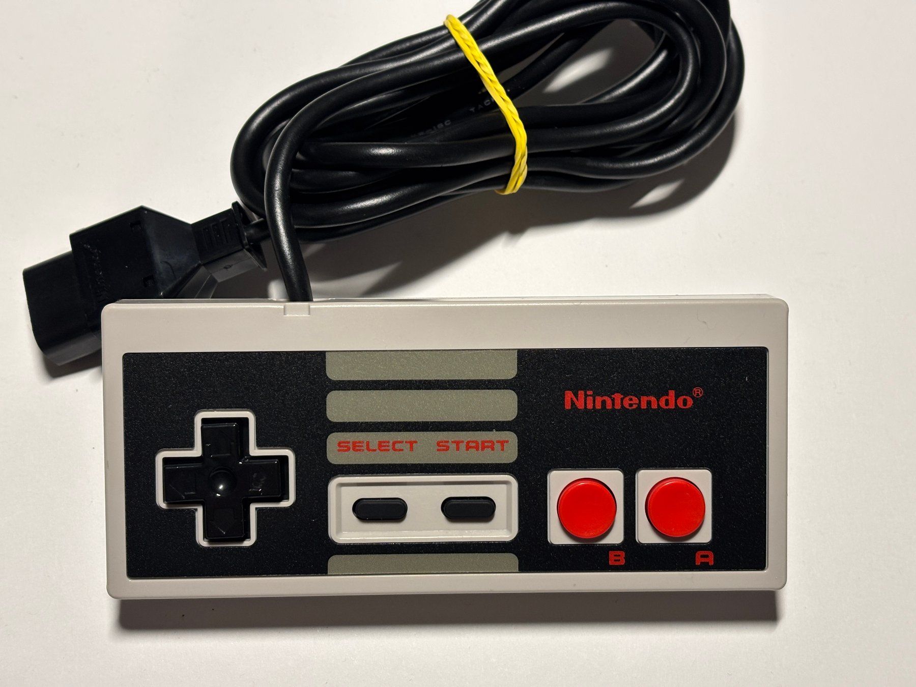Nintendo Controller: NES - Controller – Usato da Allschwil venduto da Bullach