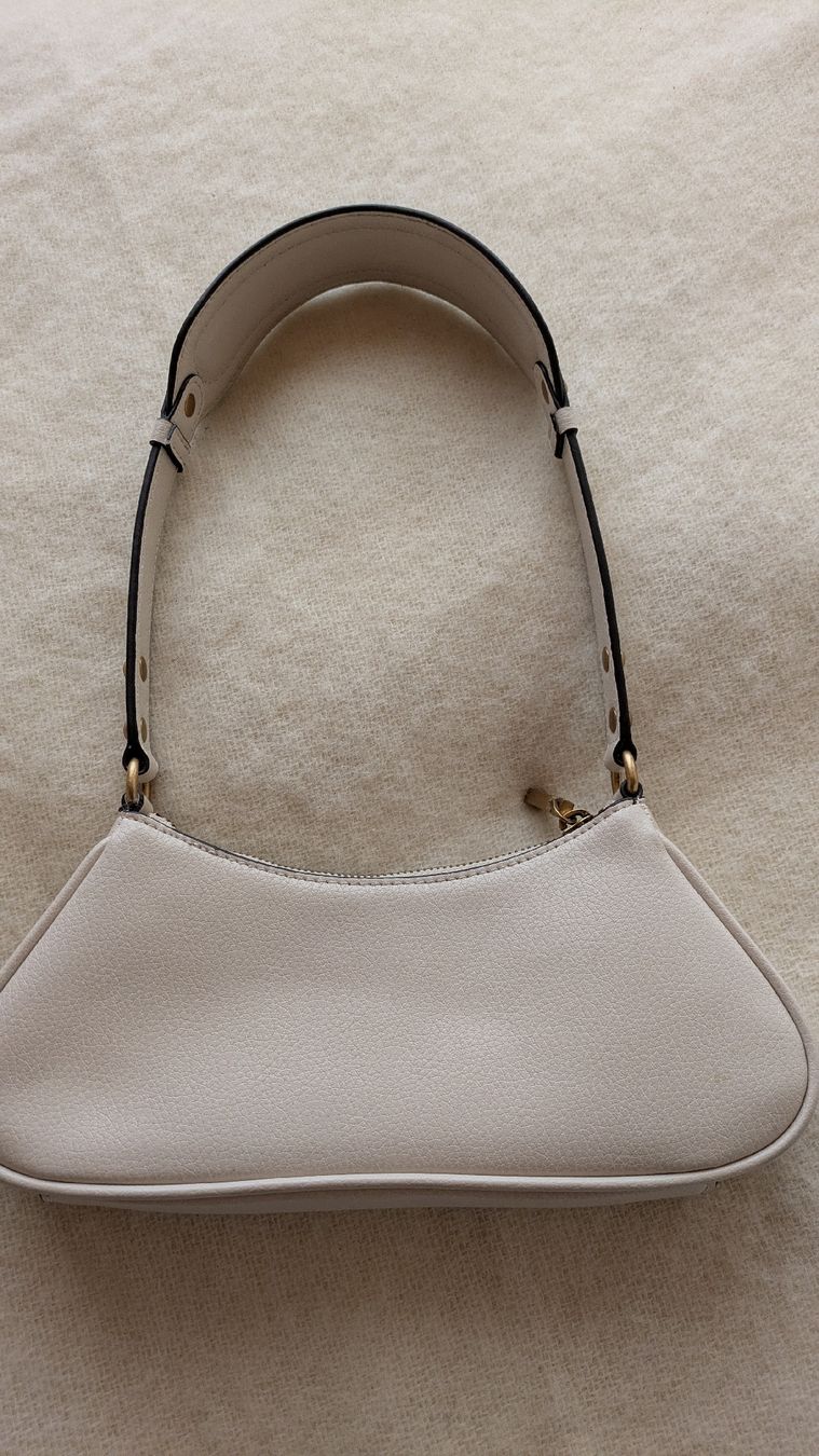 Guess Borse da donna: Guess Schulter Tasche Creme Weiss – Usato da Trüllikon venduto da NAURELIJ 4