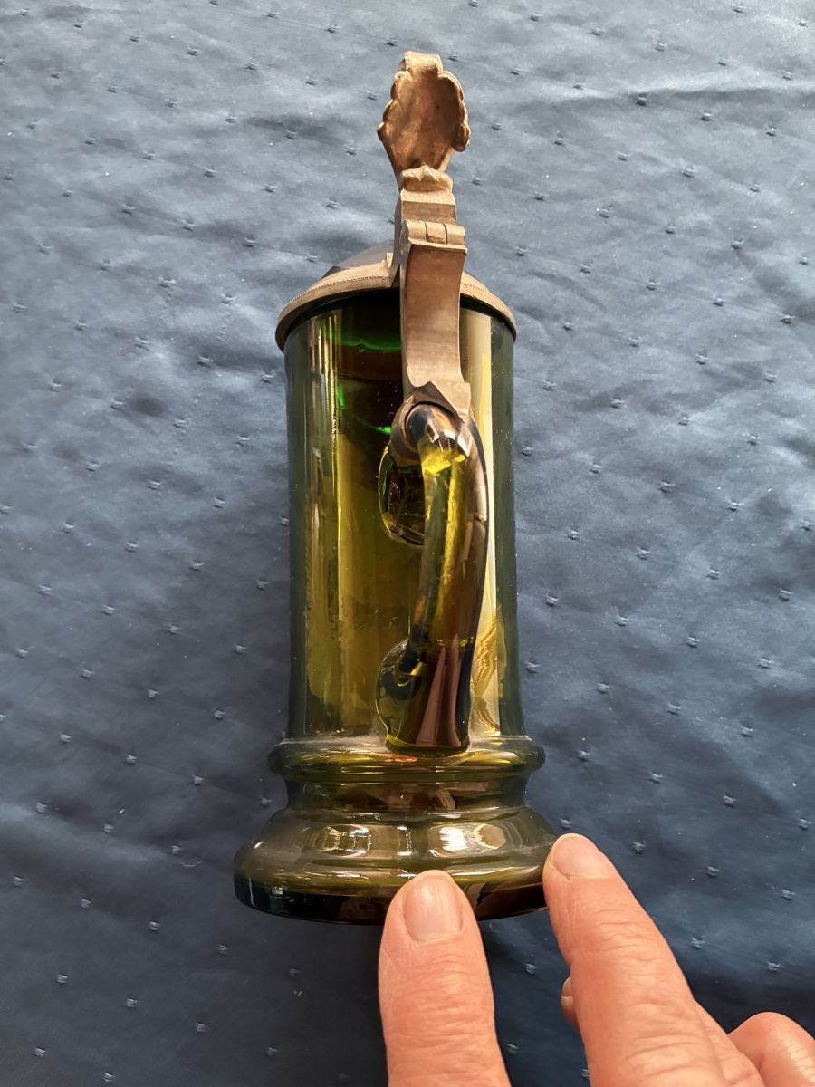 Bicchieri: antiker Glasbierkrug grün – Usato da Dornach venduto da Rosengarten 3