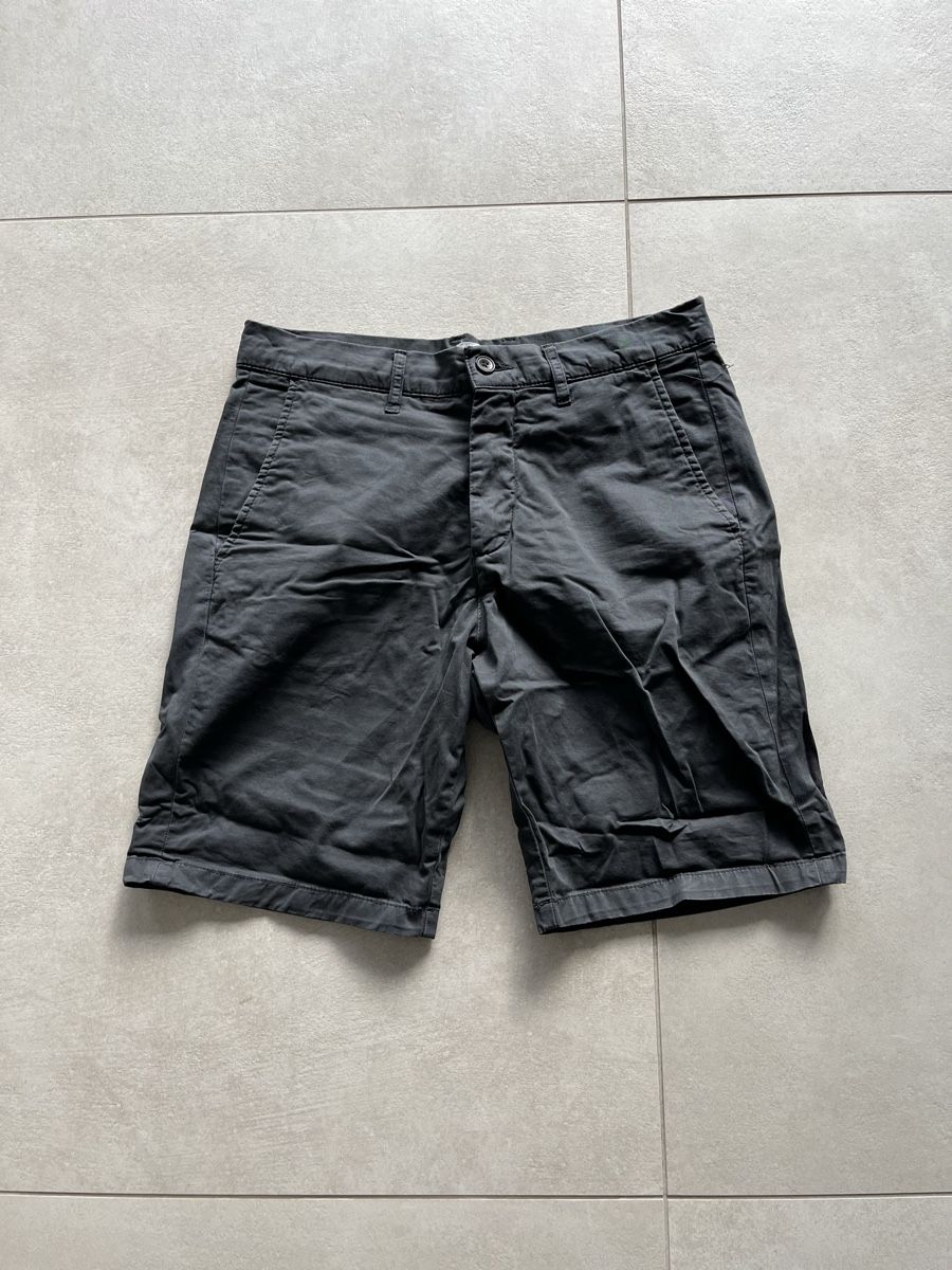 NN07 Pantaloni: Short NNO7 Gris Foncé Taille 30 – Usato da Champlan venduto da YForter