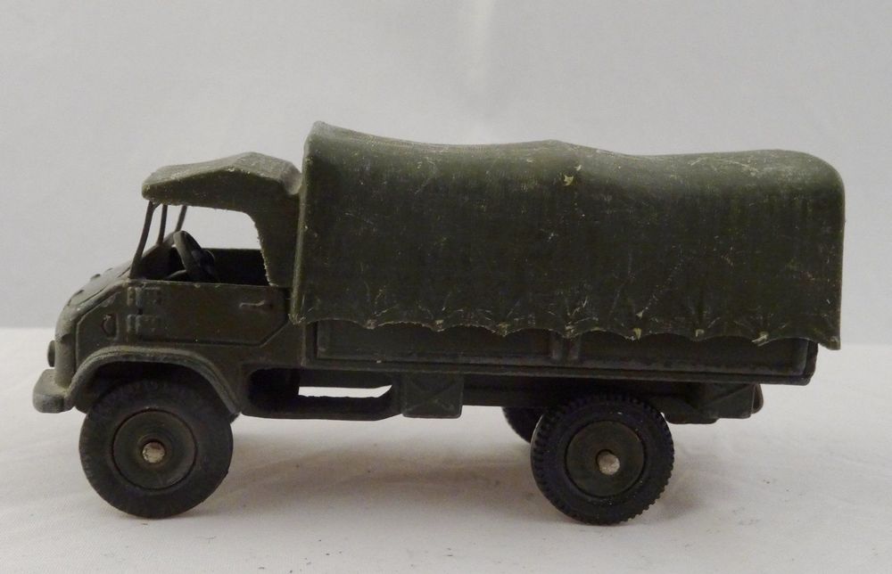 DINKY TOYS, militaire unimog mercedés gravé TOUT TERRAINS rare