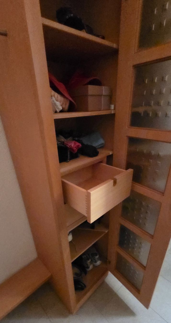 Linth Guardaroba: Garderobe – Usato da St. Gallen venduto da Rene123