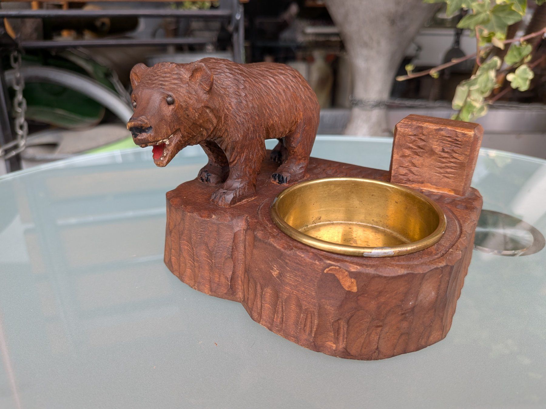 Skulpturen & Statuen: Brienzer Bär mit Aschenbecher – Gebraucht aus Emmen von Brockofsky