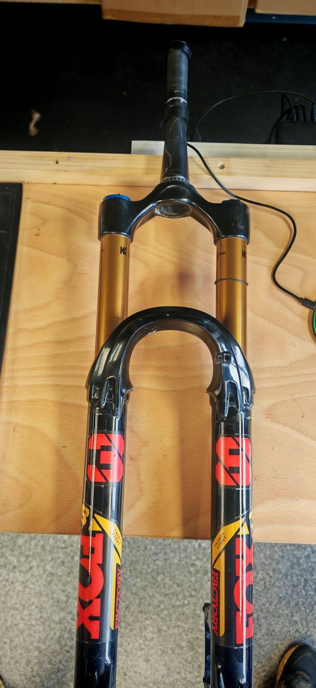 Fox Pezzi di ricambio: Fox 38 kashima grip2 170mm – Usato da Chur venduto da enr_w7dk