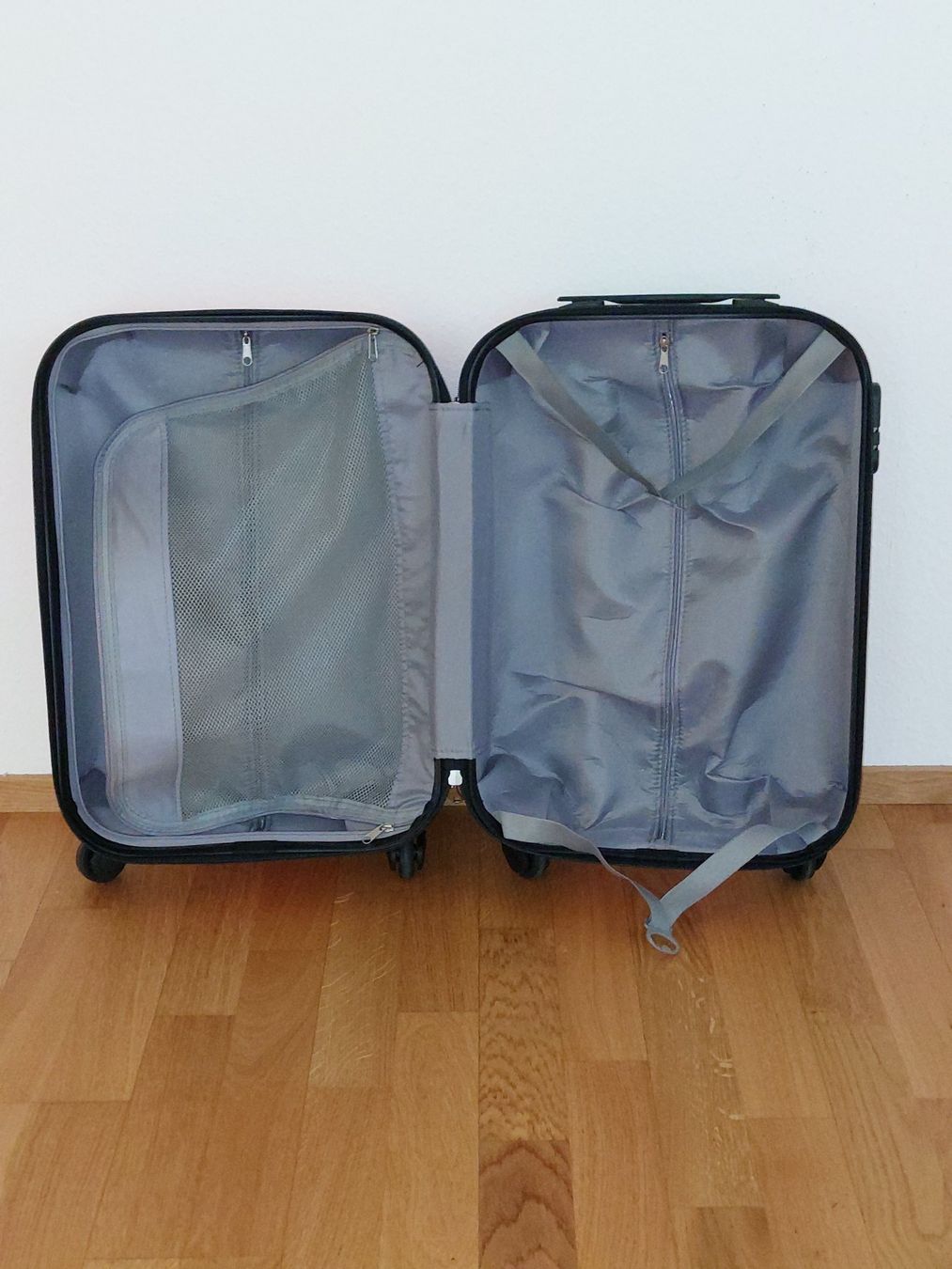 Reisekoffer: Koffer – Neu und originalverpackt aus Bern von Grabowski1 1