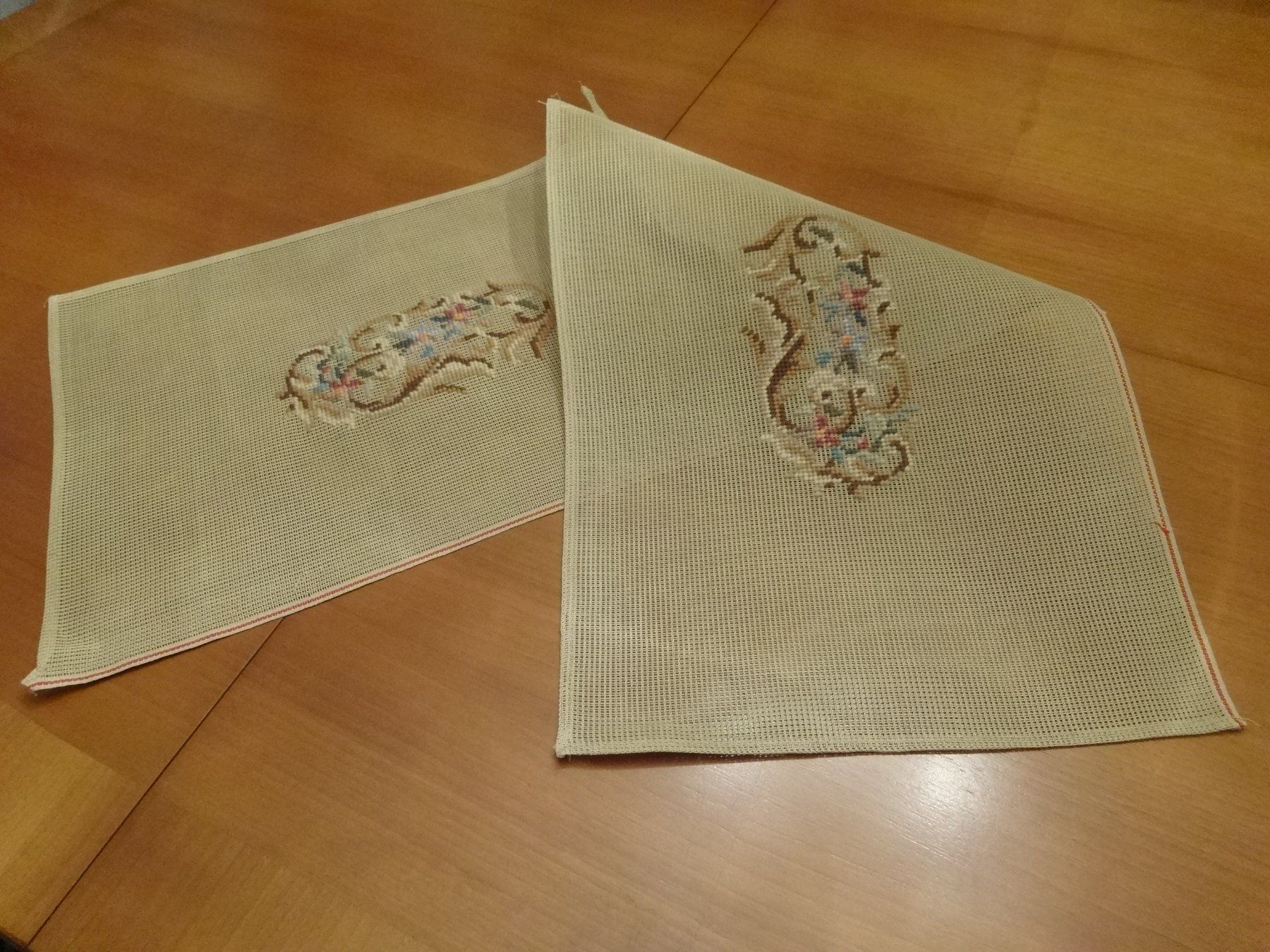 Tutte le decorazioni: Gobelins - Manchettes pour fauteuil – Nuovo e nell'imballaggio originale da Biel/Bienne venduto da milamila02