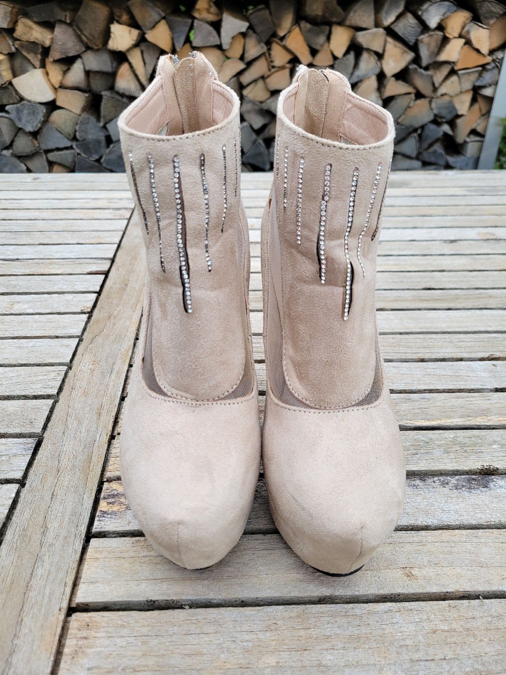 Damenschuhe: Elegante High Heels beige mit roter Sohle – Gebraucht aus Kesswil von mie_g89p 2