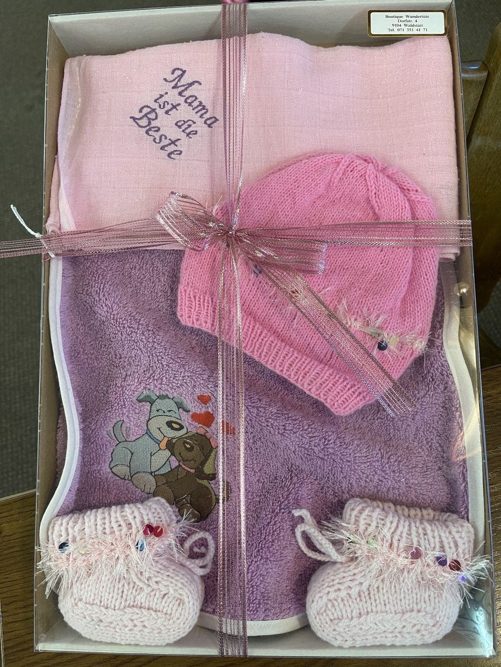 Jouets: Babygeschenk-Set – Neuf avec emballage d'origine à Waldstatt par wundertuete1