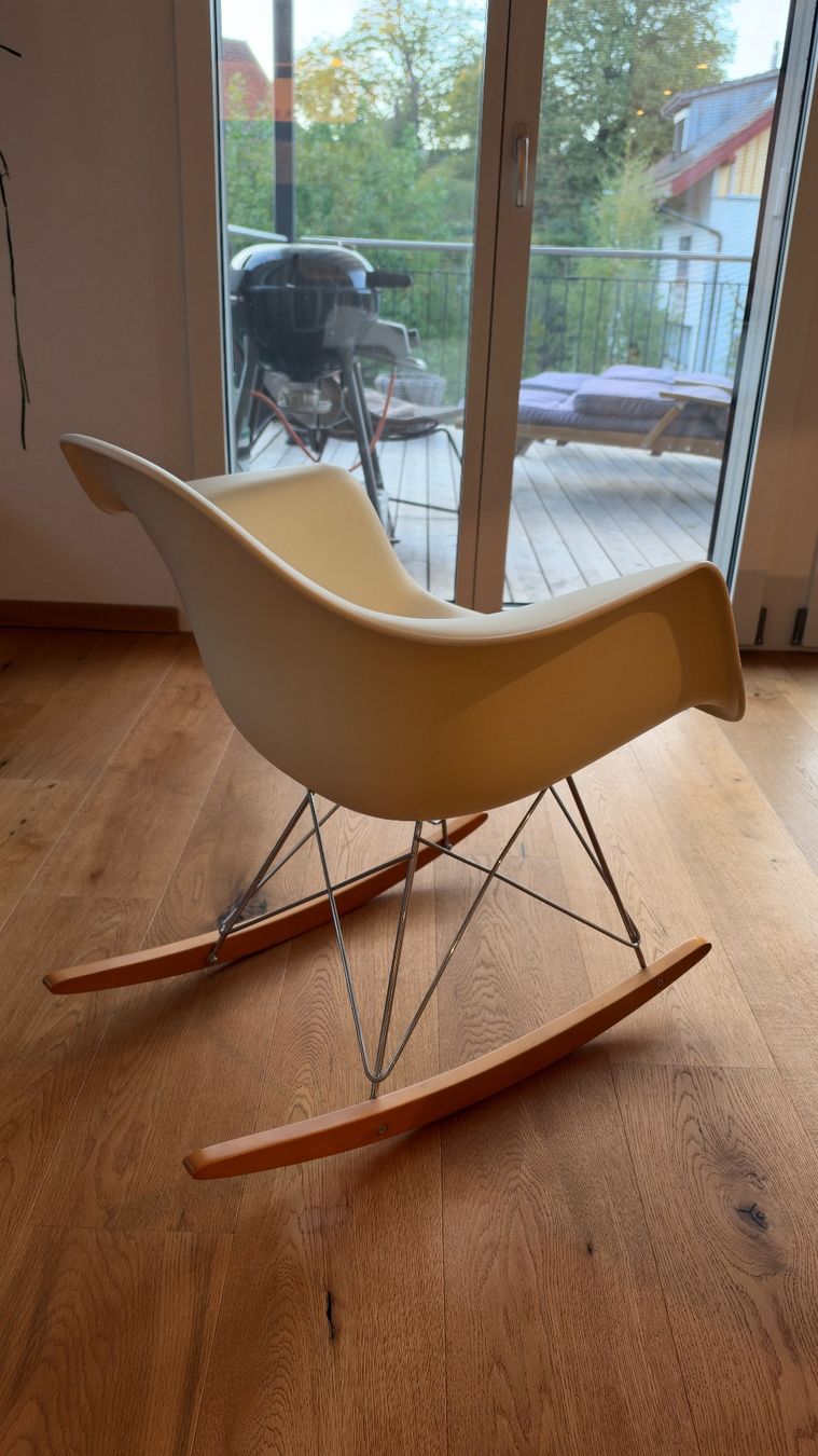 Vitra Chaises: Vitra Eames Schaukelstuhl – D'occasion à Russikon par Bm2904 4