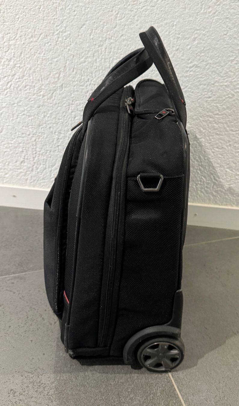 Samsonite Borse: Samsonite Laptop Case with Wheels – Usato da Neuchâtel venduto da Neuch1 1
