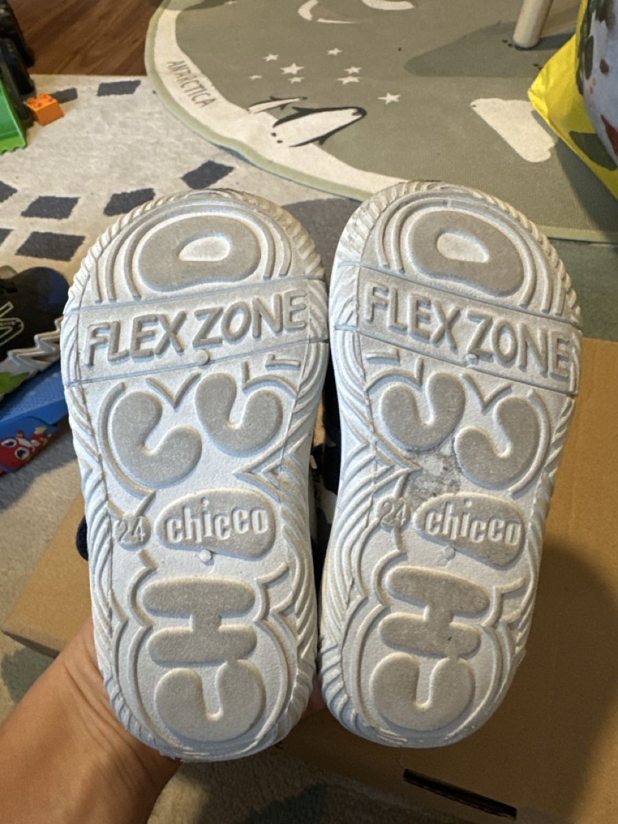 Scarpe per ragazzi: Chicco hausschuhe grösse 24 – Usato da Zermatt venduto da katytesunshine 3
