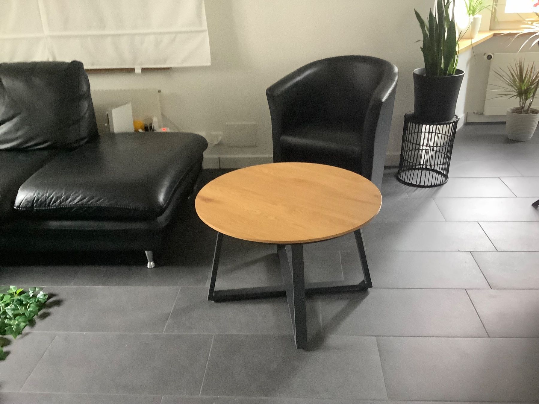 Tavoli: NEUER RUNDER SALONTISCH – Nuovo (secondo la descrizione) da Dietikon venduto da Miquel00 2